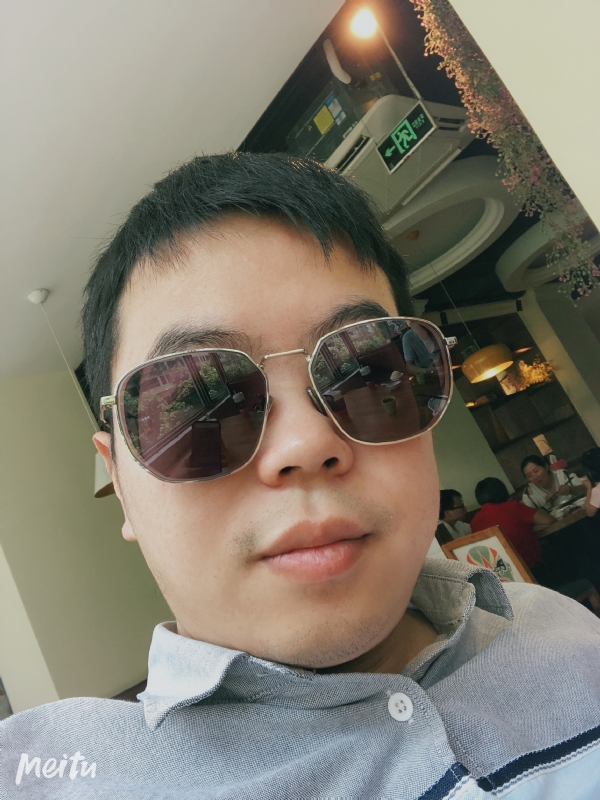 月台等路人的第一张照片--仙游婚介网