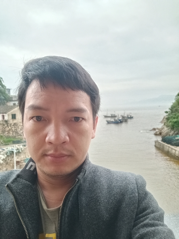 啊亮的第一张照片--仙游婚介网